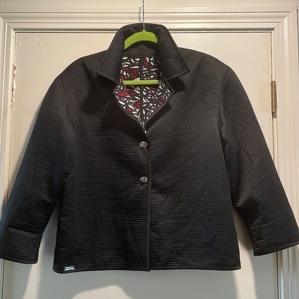 ST JOHN Ribbed Inside Magenta Leaf White Black Design Cuffed Contrast Jacket